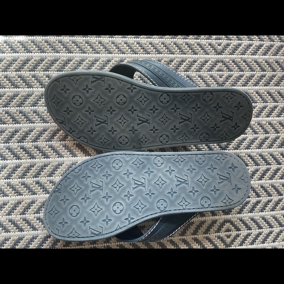 Louis Vuitton Flip Flops - Picture 3 of 3